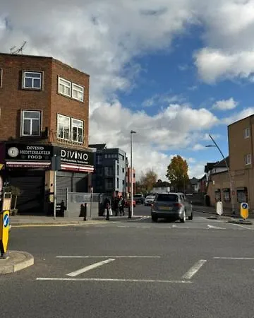 Modern 1 Bed Flat In London Apartment *