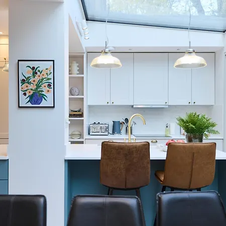The Maida Hill Place - Homely 3bdr With Patio And Study Apartment