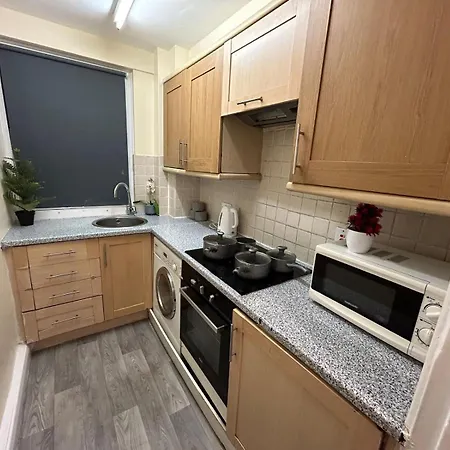 Park Lane Beautiful Apartment London