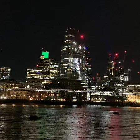 Grandeaur 2-bedrooom In Royal Asenal With Riverview * London