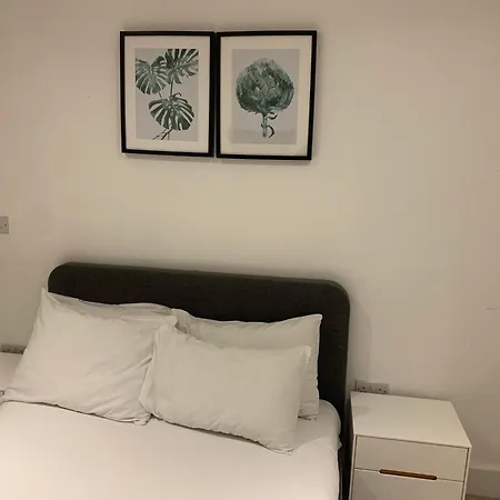 Grandeaur 2-bedrooom In Royal Asenal With Riverview Apartment *