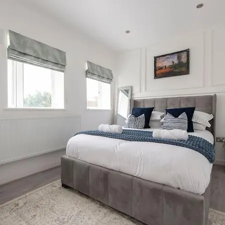 Elegant & Spacious 1 Bed Flat, Crayford, Dartford Apartment Erith