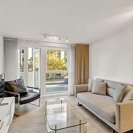 Relay Urban Charm Chelsea Apartment *
