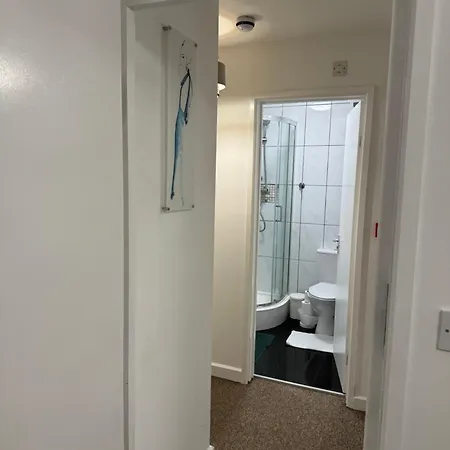 Beautiful 2 In Bed & Breakfast London