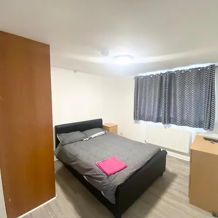 The Heathrow London Uk * Harmondsworth