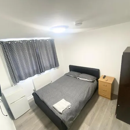 The Heathrow London Uk Lodge Harmondsworth