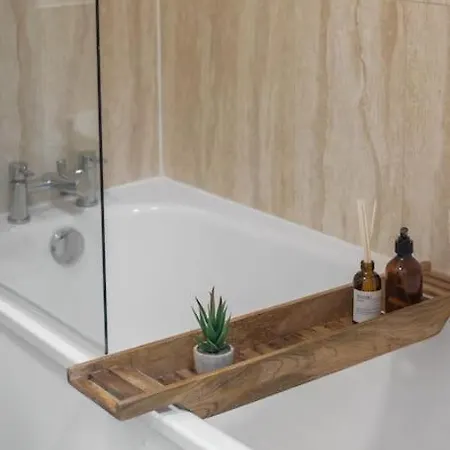 King's Cross Townhouse - Contemporary Garden Flat *