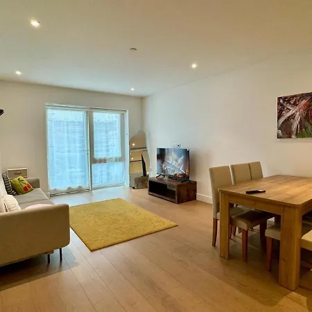 New 2 Bedroom, 2 Bathroom Flat In Fulham London
