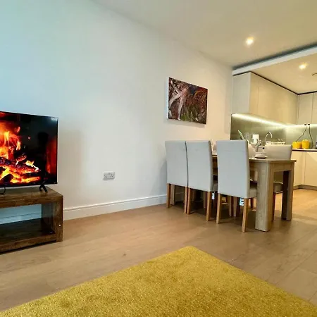 Apartment New 2 Bedroom, 2 Bathroom Flat In Fulham *