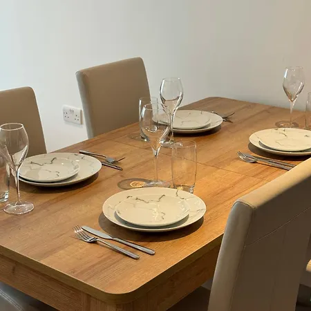 New 2 Bedroom, 2 Bathroom Flat In Fulham *
