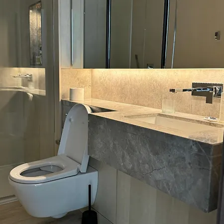 New 2 Bedroom, 2 Bathroom Flat In Fulham Apartment
