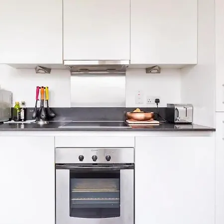 Apartment Luxury Cosy With Stunning Skyline Views! London