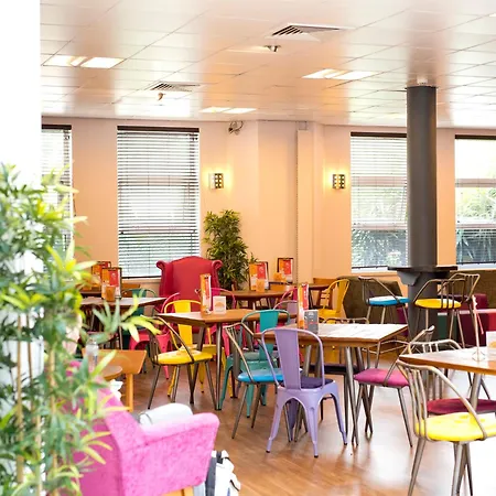 Yha Thameside *