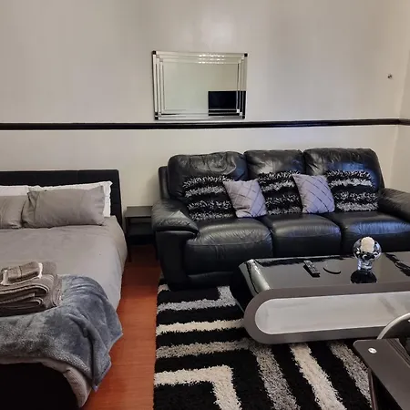 Lackco's Kingsize Luxurious Homestay *