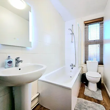 King's Cross & Angel Area, 4 Bedrooms With 7 Beds & Private Rooftop - Walk To St Pancras International *