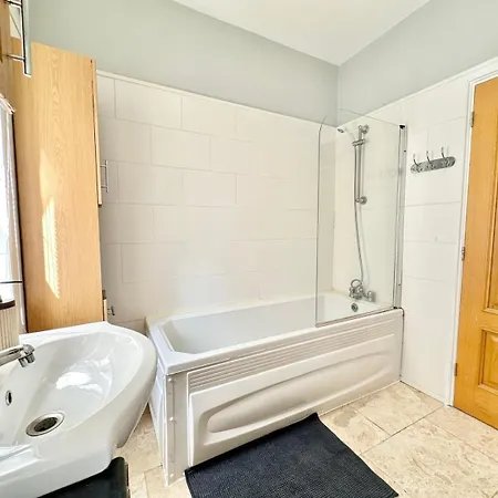 Hyde Park One Bedroom Apartment London