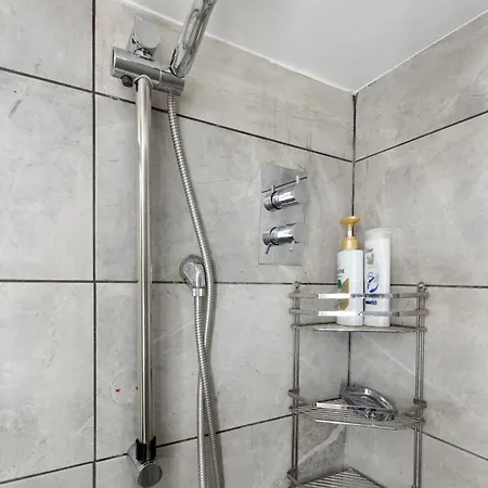 Modern Flat & Balcony In Historic West Kensington Appartement