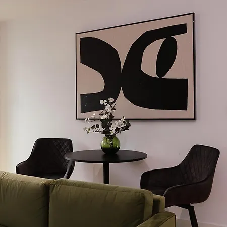 Charming 1br In Apartment