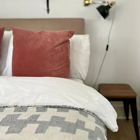 Flat In Victorian West Kensington Mansion Apartment