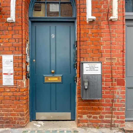 Flat In Victorian West Kensington Mansion Apartment London