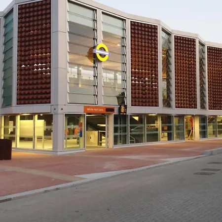 Casa vacanze Modern With Driveway Parking For 2 Vehicles, Near Tottenham Hotspur Stadium, White Hart Lane Train Station
