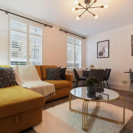 Fulham Serviced Apartment, Sleeps 6 Wifi Parking Apartment London