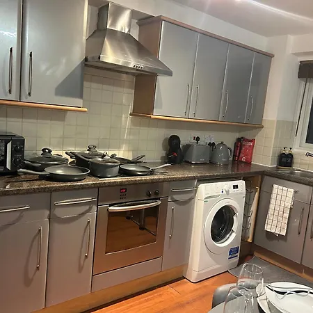 Beautiful View Near Canary Wharf Apartment London