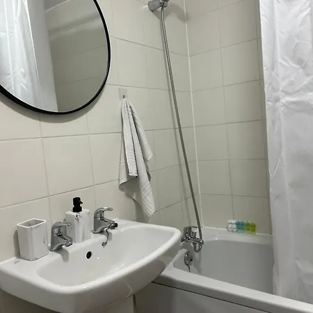 Beautiful View Near Canary Wharf Apartment London