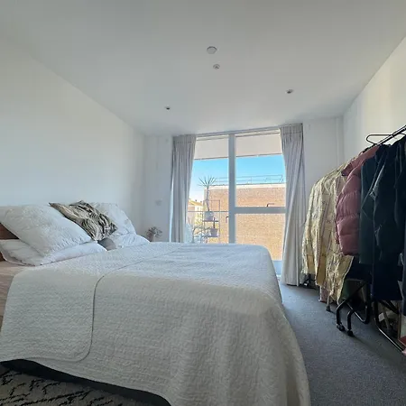 Sunfilled 2bd Hideaway By Victoria Park * London