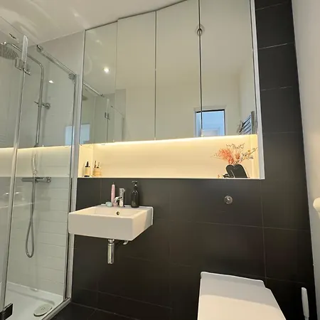 Sunfilled 2bd Hideaway By Victoria Park * London