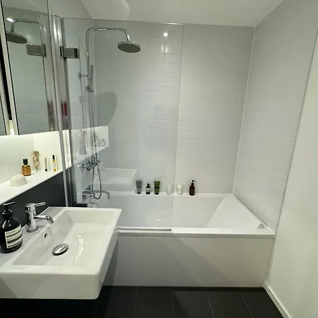 Sunfilled 2bd Hideaway By Victoria Park London