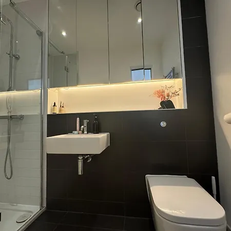 Sunfilled 2bd Hideaway By Victoria Park Apartment