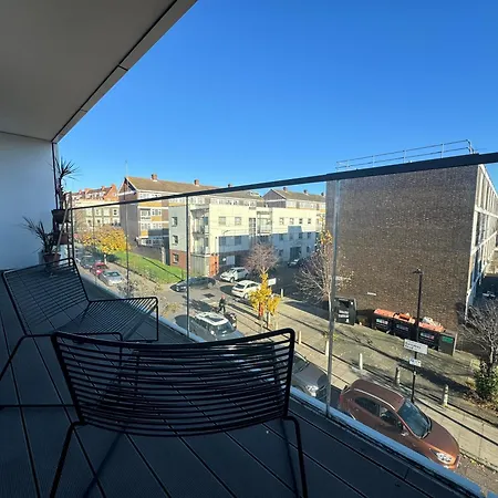 Apartment Sunfilled 2bd Hideaway By Victoria Park London