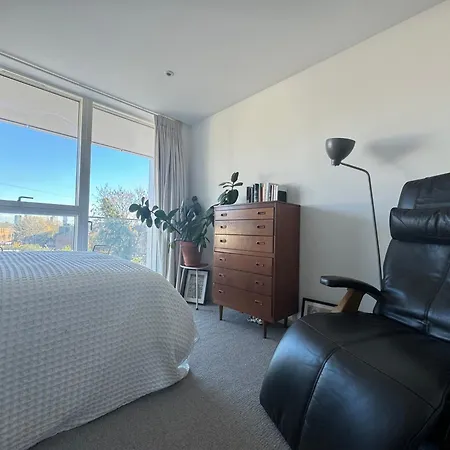 Sunfilled 2bd Hideaway By Victoria Park *