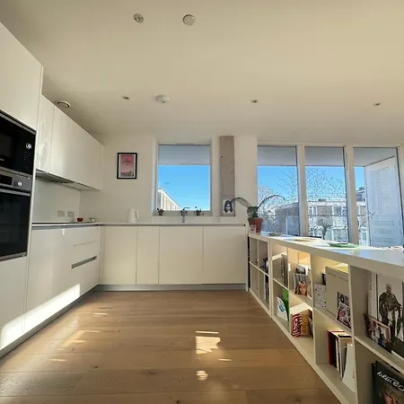 Sunfilled 2bd Hideaway By Victoria Park London