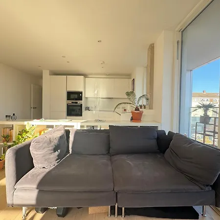 Sunfilled 2bd Hideaway By Victoria Park