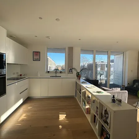 Sunfilled 2bd Hideaway By Victoria Park London