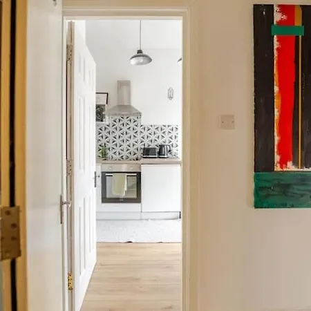 Balcony Flat In Victorian West Kensington Mansion * London