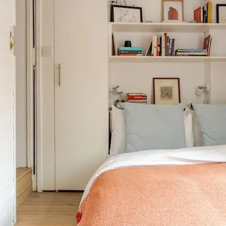 Balcony Flat In Victorian West Kensington Mansion Apartment London