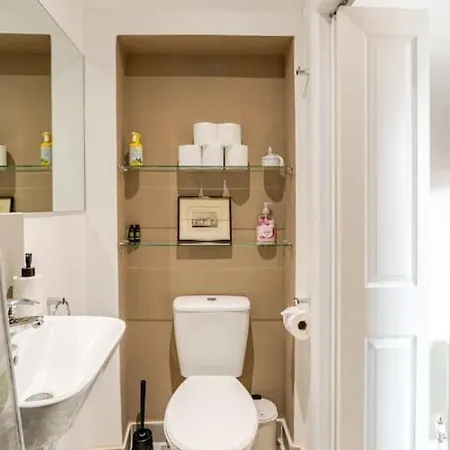 Balcony Flat In Victorian West Kensington Mansion Apartment London