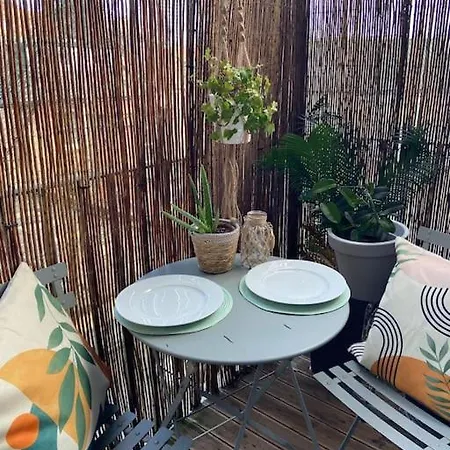 Balcony Flat In Victorian West Kensington Mansion London