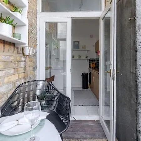 Flat In Victorian West Kensington Mansion With Balcony Apartment London