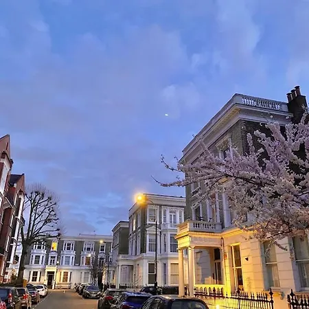 Flat In Victorian West Kensington Mansion With Balcony Apartment