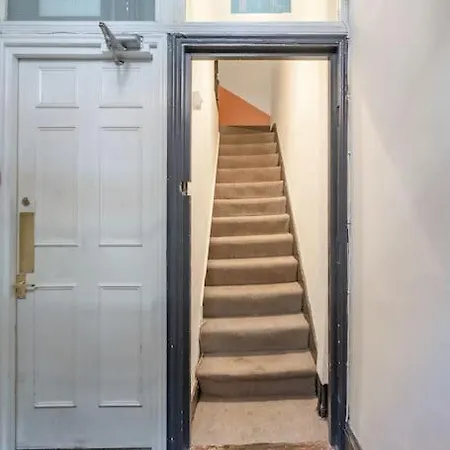 Flat In Victorian West Kensington Mansion With Balcony Apartment *