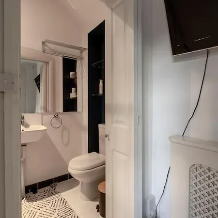 Flat In Victorian West Kensington Mansion With Balcony Apartment