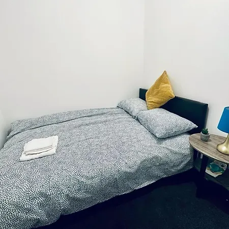 Single With Shared Bathroom, Parking & Wifi * Barking (Greater London)