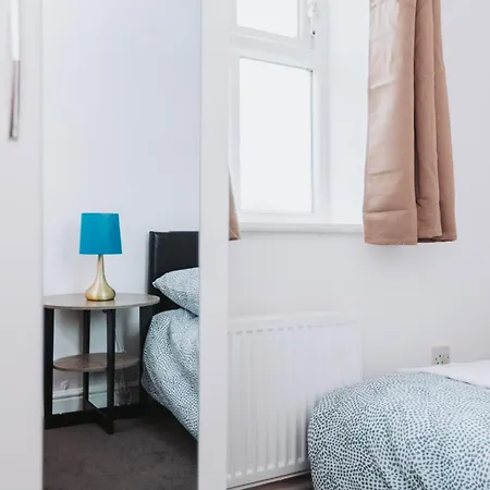 Single With Shared Bathroom, Parking & Wifi Homestay Barking (Greater London)