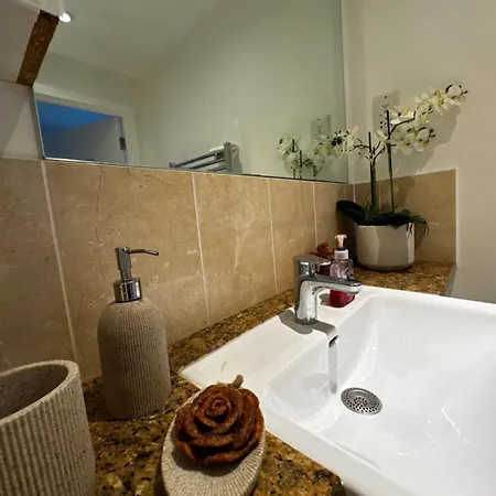 Apartment Entire Luxurious Flat In Beckton Excel Netflix & Free Wifi *
