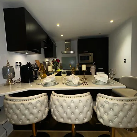 Apartment Entire Luxurious Flat In Beckton Excel Netflix & Free Wifi