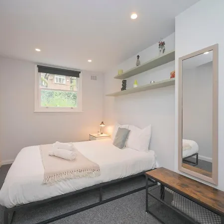 Apartamento Modern 1bd Basement Flat Near Victoria Park *